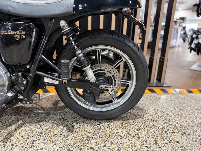 Triumph 2009 TRIUMPH 865CC BONNEVILLE SE A1 JET BLACK
