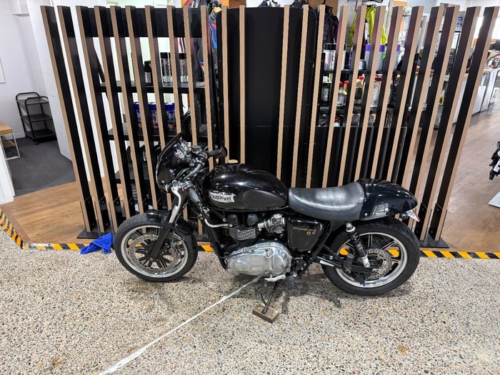 Triumph 2009 TRIUMPH 865CC BONNEVILLE SE A1 JET BLACK