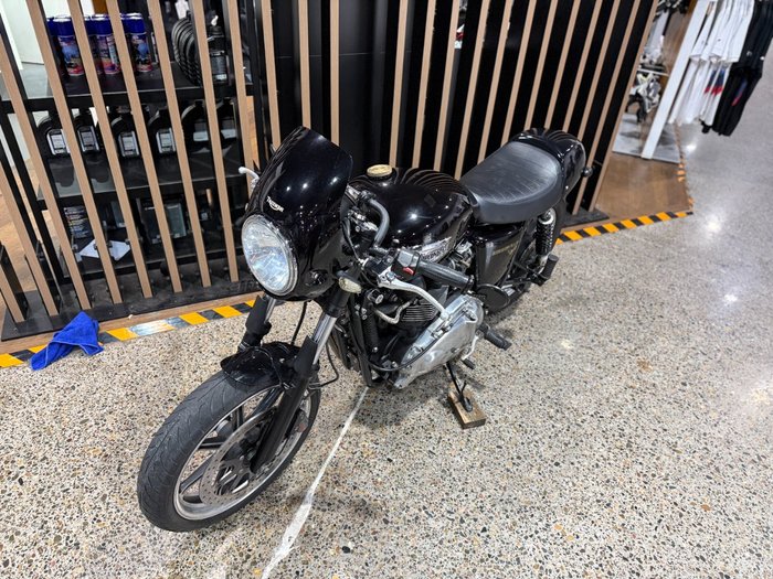 Triumph 2009 TRIUMPH 865CC BONNEVILLE SE A1 JET BLACK