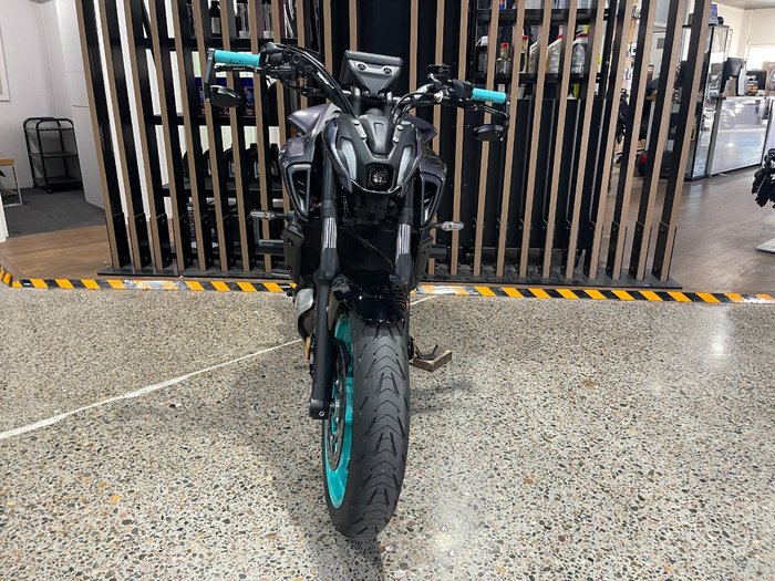 2025 Yamaha YZF-R7LA Black