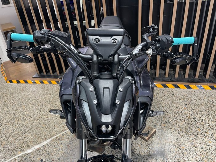 2025 Yamaha YZF-R7LA Black