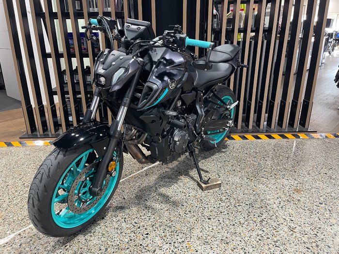 2025 Yamaha YZF-R7LA Black