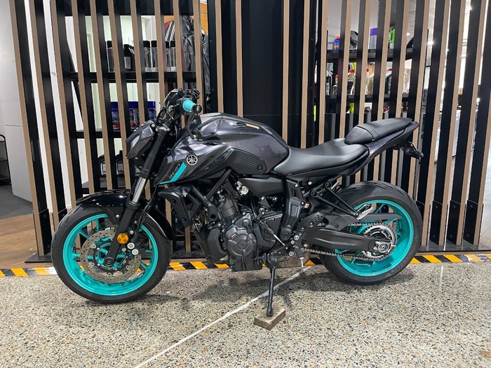 2025 Yamaha YZF-R7LA Black