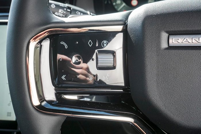 2025 Land Rover Range Rover Evoque P250 Dynamic SE
