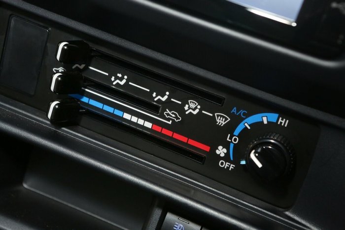 2025 Toyota Landcruiser GXL