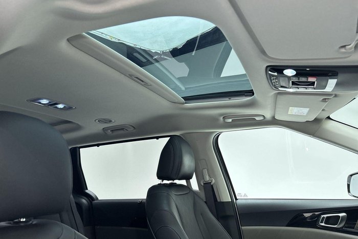 2024 Kia Carnival GT-Line