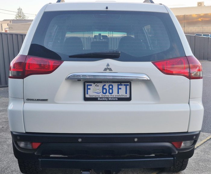 2015 Mitsubishi Challenger