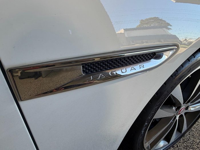 2018 Jaguar XE 20t Prestige