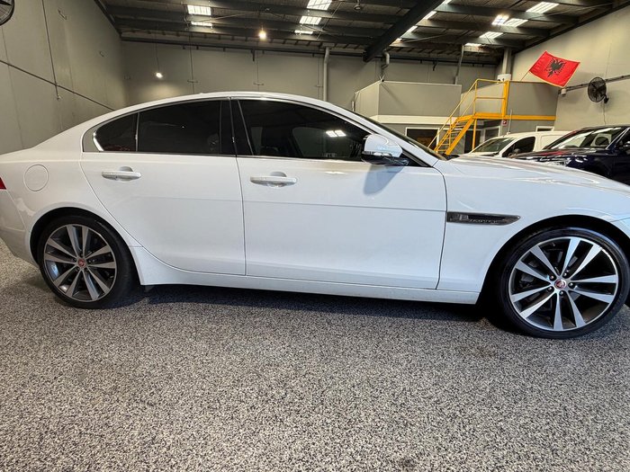2018 Jaguar XE 20t Prestige