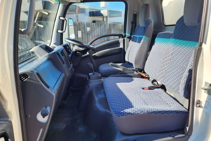 2022 Isuzu N Series NNR 45-150 White