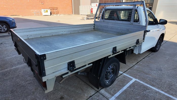 2019 Toyota Hilux Workmate TGN121R 4x2 Glacier White