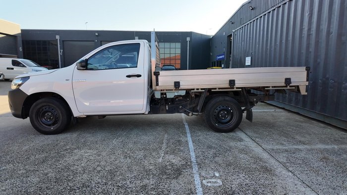 2019 Toyota Hilux Workmate TGN121R 4x2 Glacier White