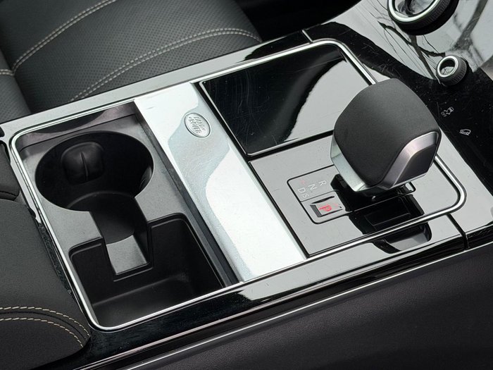 2023 Land Rover Range Rover Velar P400 R-Dynamic SE