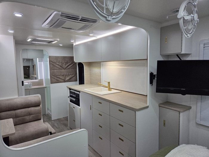 2026 Safari Caravans Delta20 Rear Door