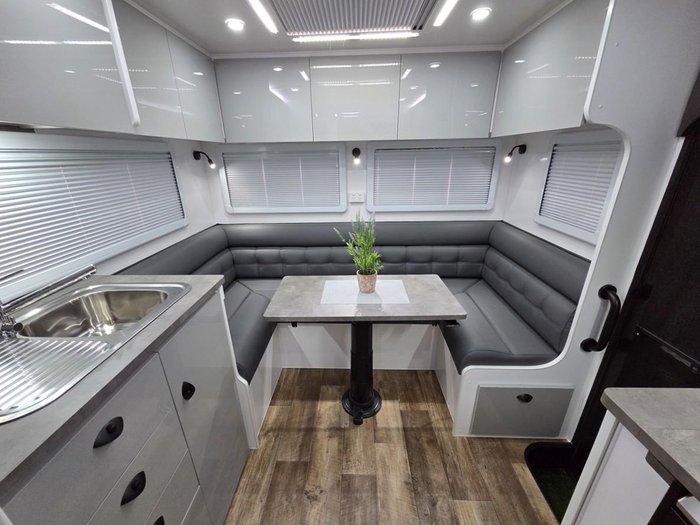 2025 Safari Caravans X-Trak186