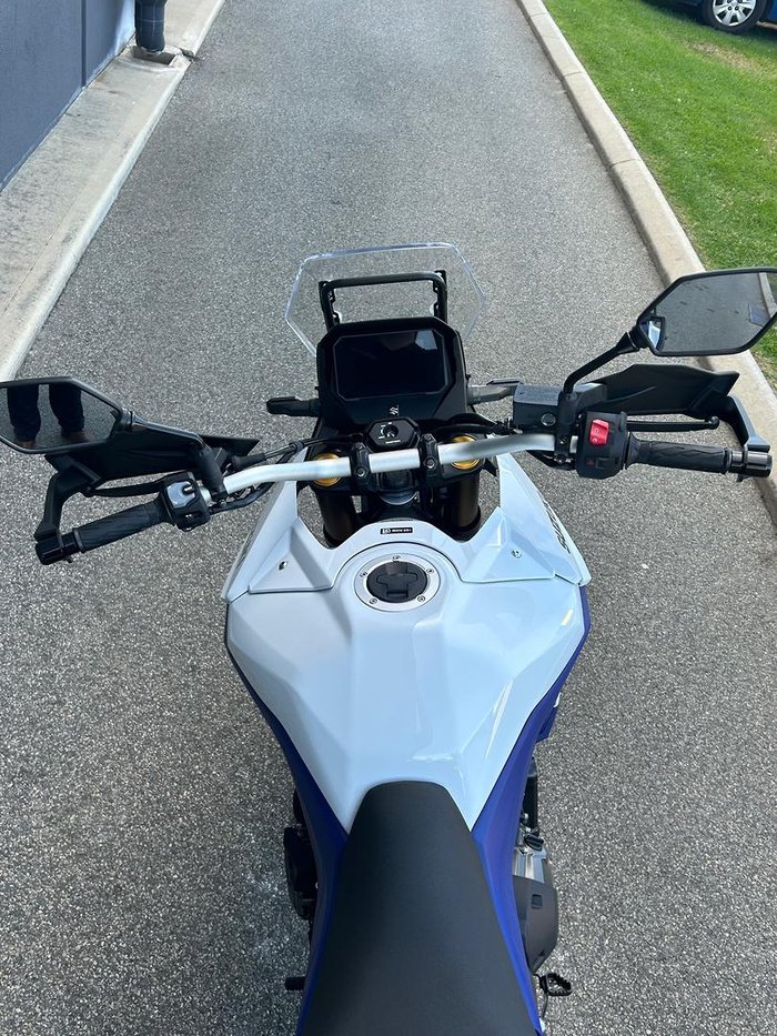 2026 Suzuki V-Strom 800DE V-Strom White