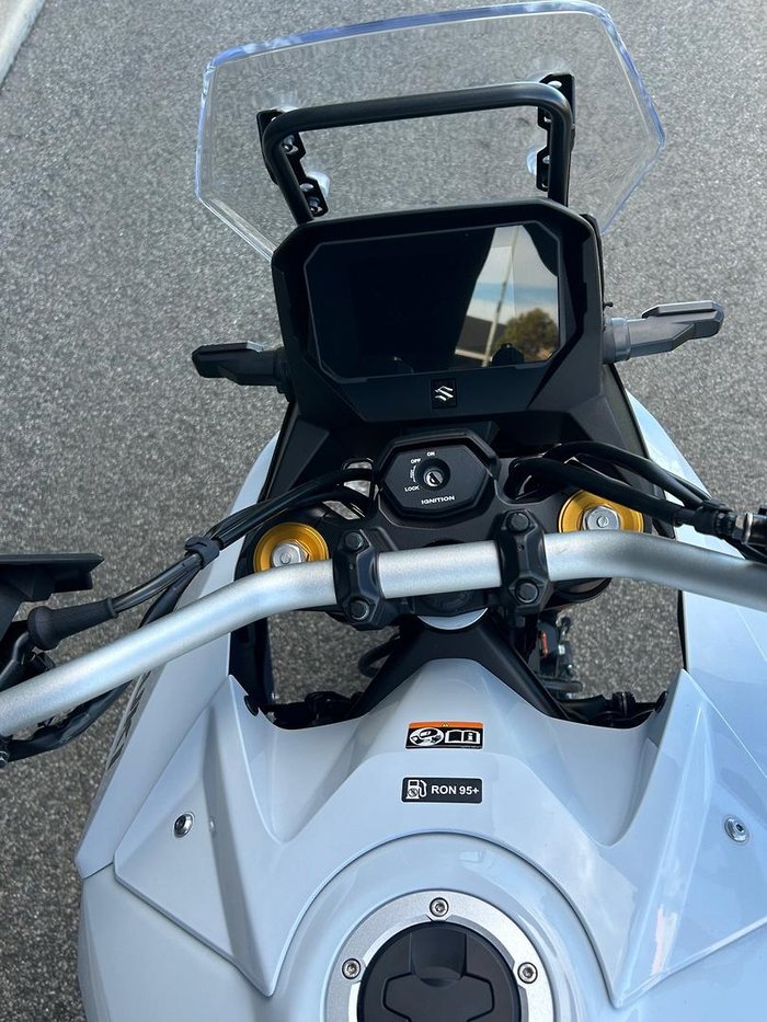 2026 Suzuki V-Strom 800DE V-Strom White