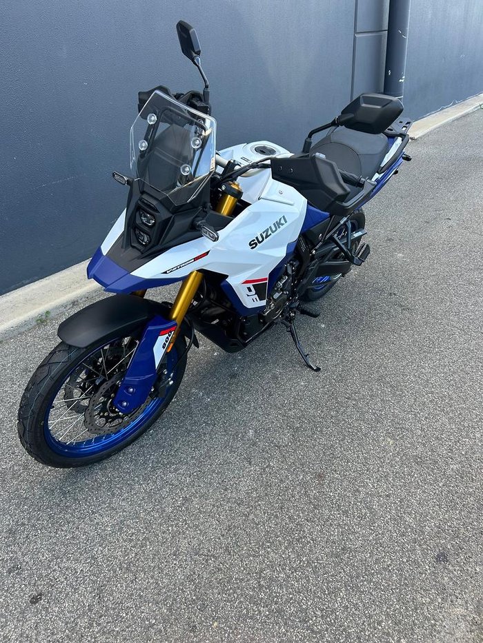 2026 Suzuki V-Strom 800DE V-Strom White