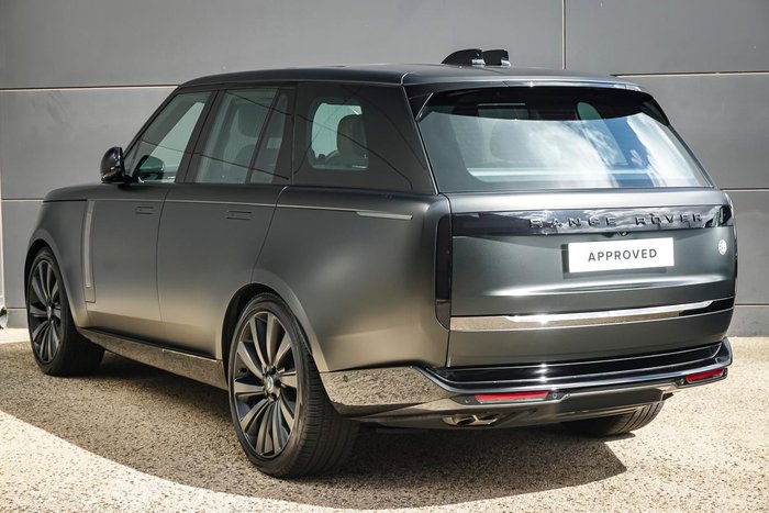 2024 Land Rover Range Rover P615 SV