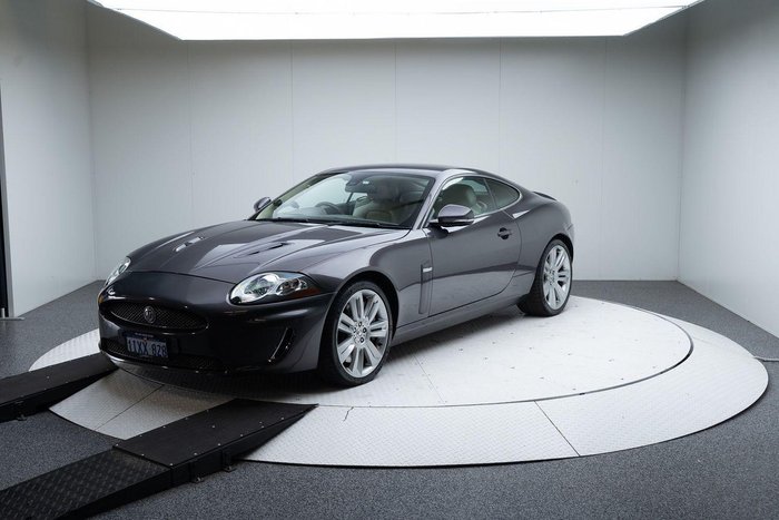 2010 Jaguar XKR