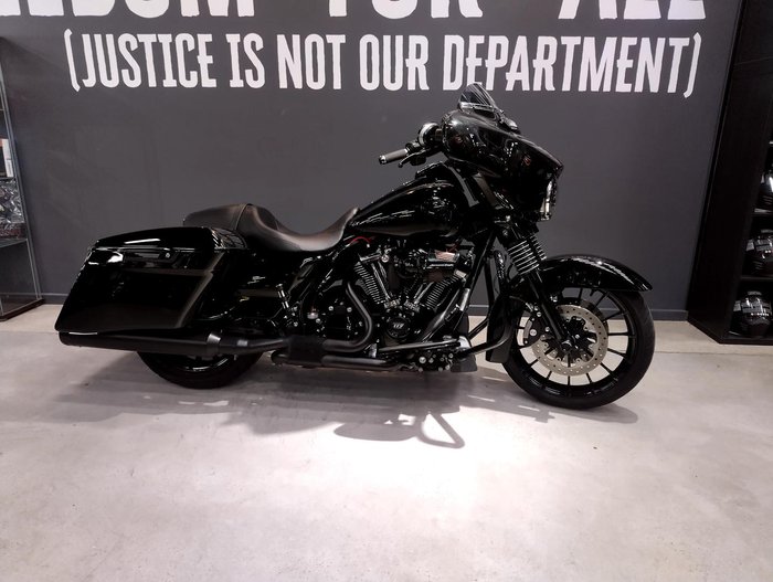 2019 Harley-Davidson Street Glide Special 114 (FLHXS) Touring Black
