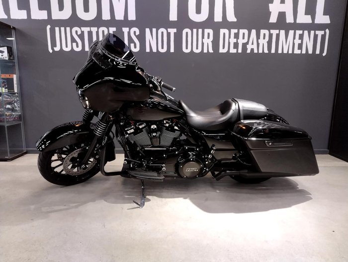 2019 Harley-Davidson Street Glide Special 114 (FLHXS) Touring Black