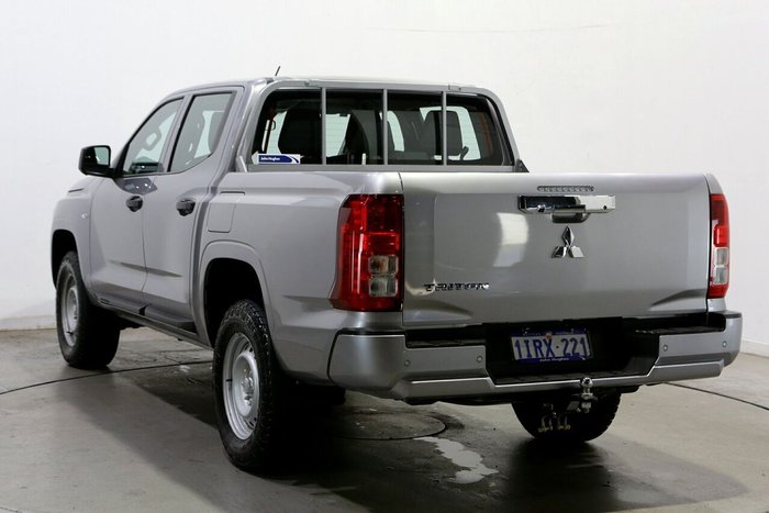 2025 Mitsubishi Triton GLX