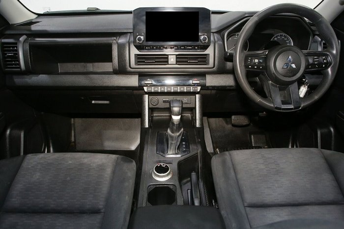 2025 Mitsubishi Triton GLX