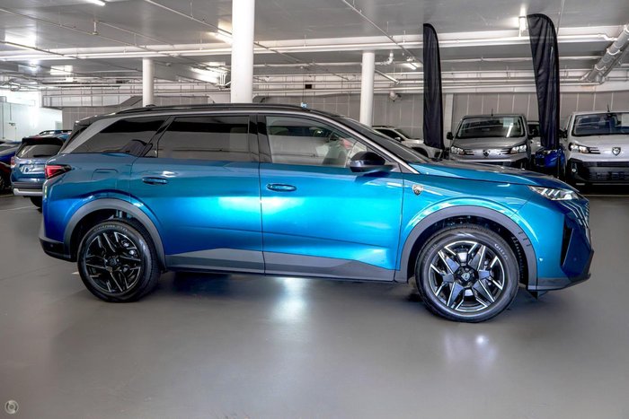 2025 Peugeot 5008 GT Premium Hybrid