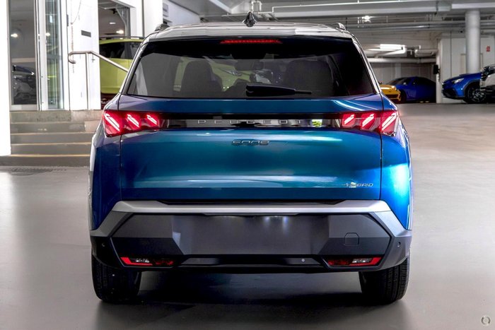 2025 Peugeot 5008 GT Premium Hybrid