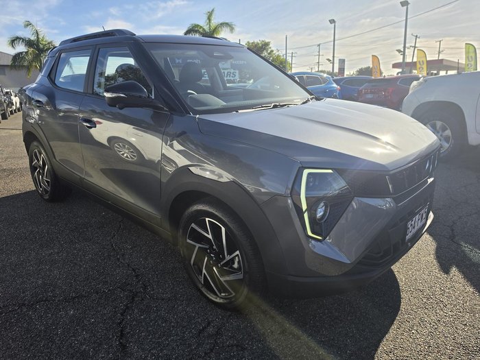 2025 Mahindra XUV3XO AX7L