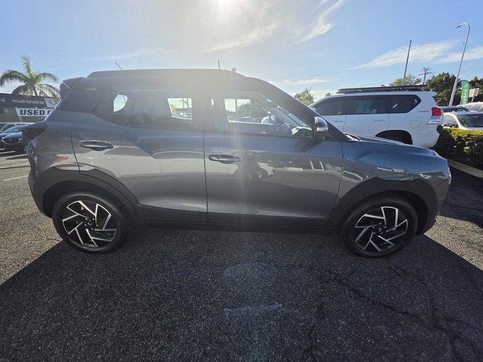 2025 Mahindra XUV3XO AX7L