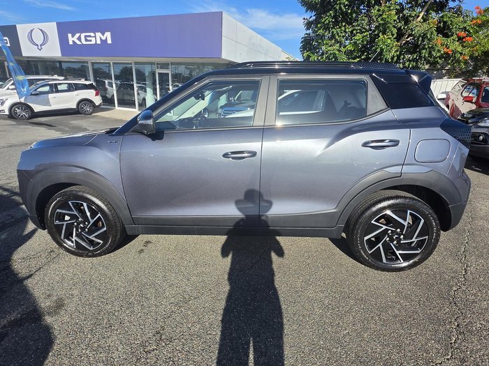 2025 Mahindra XUV3XO AX7L
