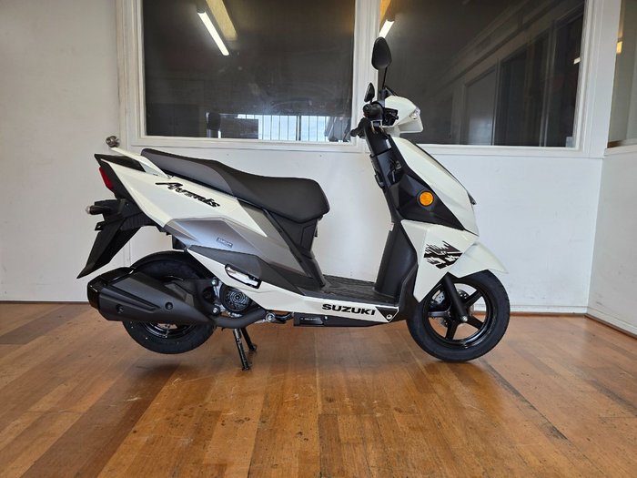 2026 Suzuki AVENIS 125 white