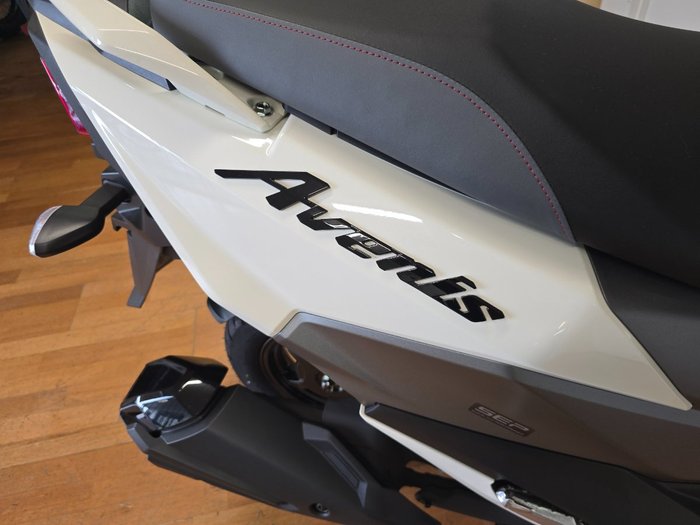 2026 Suzuki AVENIS 125 white