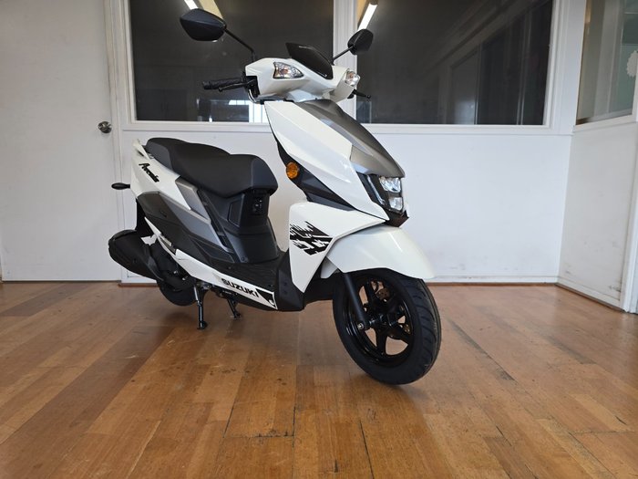 2026 Suzuki AVENIS 125 white