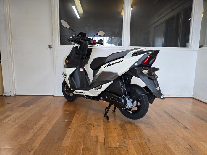2026 Suzuki AVENIS 125 white