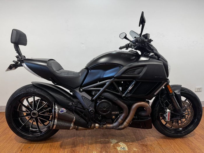2017 Ducati DIAVEL Black