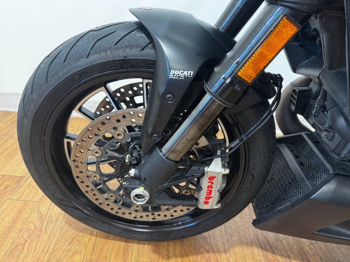 2017 Ducati DIAVEL Black
