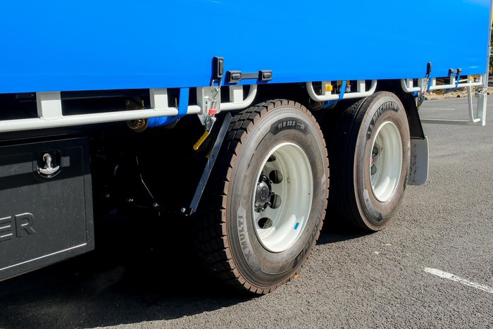 2025 Isuzu F Series FVL 260-300 AT R67