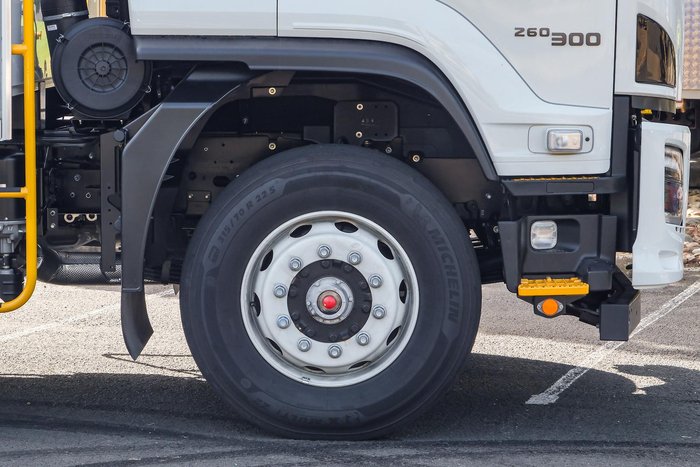2025 Isuzu F Series FVL 260-300 AT R67