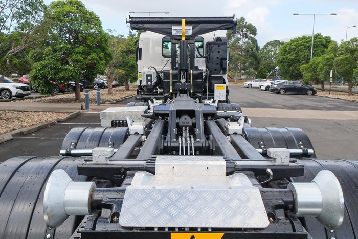 2025 Isuzu F Series FYJ 320-355 AT R60