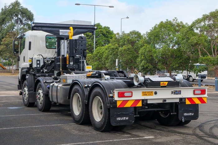 2025 Isuzu F Series FYJ 320-355 AT R60
