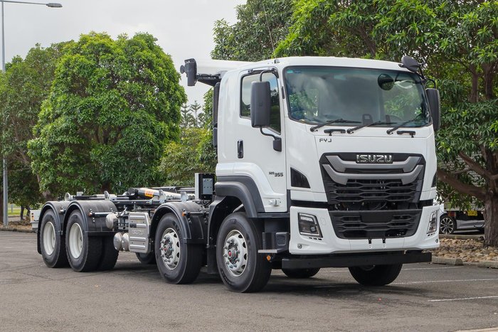 2025 Isuzu F Series FYJ 320-355 AT R60