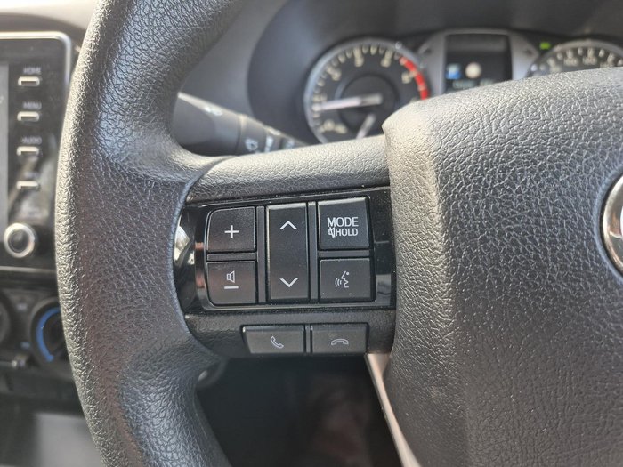 2020 Toyota Hilux SR