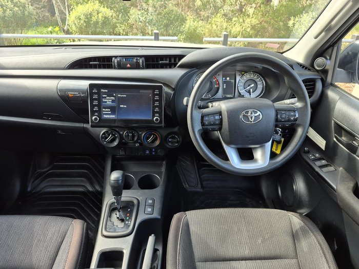 2020 Toyota Hilux SR