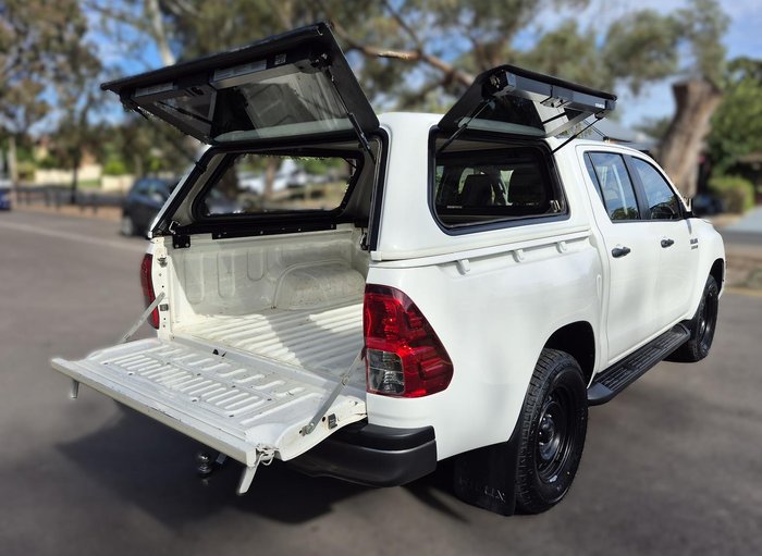 2020 Toyota Hilux SR