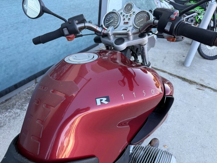 2001 BMW Motorrad R1150R Red