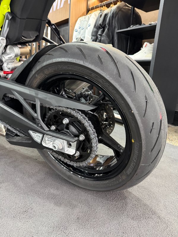 2026 BMW Motorrad S 1000 R Bluefire/Mugiallo Yellow