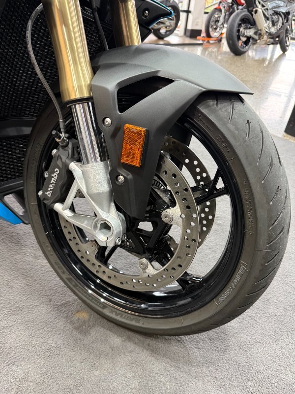 2026 BMW Motorrad S 1000 R Bluefire/Mugiallo Yellow